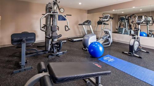 Centrul de fitness și/sau facilități de fitness de la Best Western Lafayette Inn