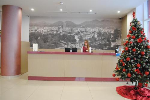 Predvorje ili recepcija u objektu Sky 2 Hotel Tirana