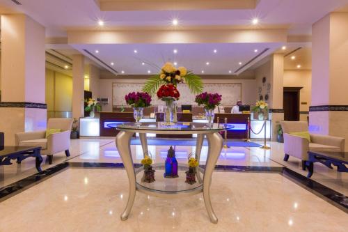 Khu vực ghế ngồi tại Holiday Jazan Hotel