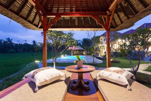 Aed väljaspool majutusasutust Champaca Luxury Villas Ubud