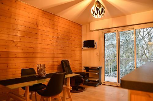 F1 entier Cosy style CHALET Montgeron, Proche Paris में टेलीविजन और/या मनोरंजन केंद्र