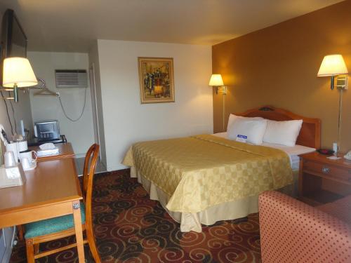 Americas Best Value Inn Santa Rosa, New Mexico 객실 침대