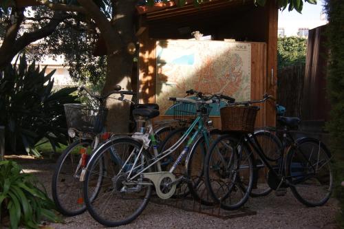 Cykling vid eller i närheten av Villa Calliste