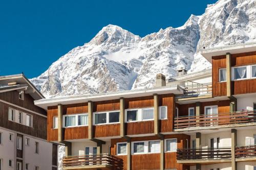 Vue générale sur la montagne ou vue sur la montagne depuis l'appartement