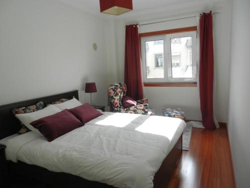 Postel nebo postele na pokoji v ubytování luxury lisbon apartment T2