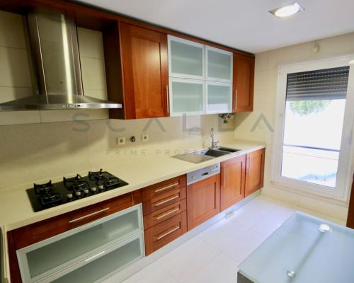 Kuchyň nebo kuchyňský kout v ubytování luxury lisbon apartment T2