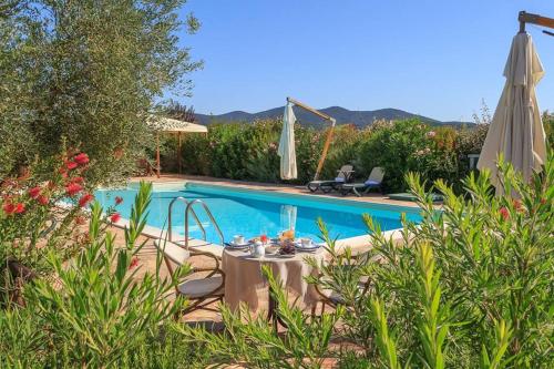 Der Swimmingpool an oder in der Nähe von Agriturismo - B&B L'Acquacotta