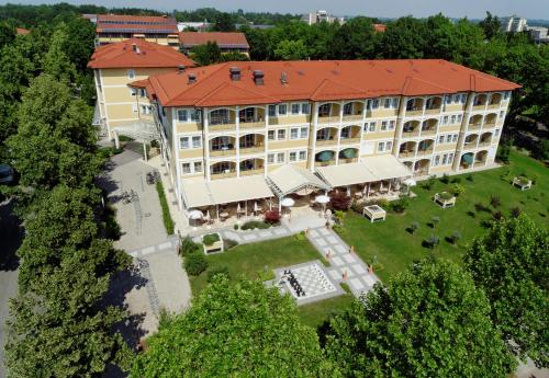 Budova, v ktorej sa hotel nachádza