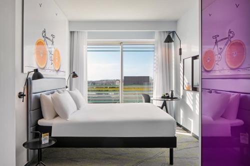 Cama ou camas em um quarto em Ibis Styles Jerusalem City Center - An AccorHotels Brand