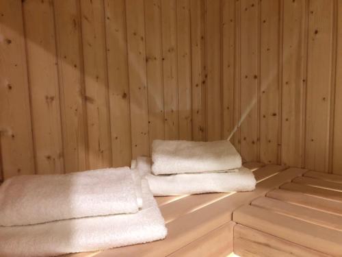 Mynd úr myndasafni af Family & Business Sauna Apartments No 4 Leśny nad Zalewem Cedzyna - 2 Bedroom with Private Sauna, Bath with Hydromassage, Terrace, Parking, Catering Options í Kielce