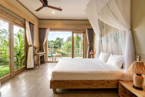 Lahana Resort Phu Quoc & Spa房間的床