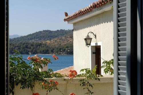 Gallery image of Sto Roloi Island Houses in Poros