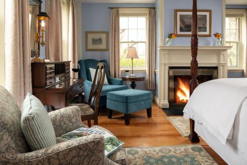 Un lugar para sentarse en Candleberry Inn on Cape Cod