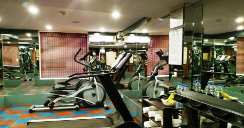 Posilňovňa alebo fitness centrum v ubytovaní Regency Madurai by GRT Hotels