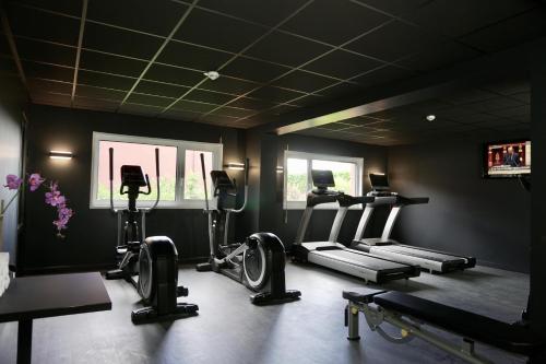 Fitness centar i/ili fitness sadržaji u objektu Golden Tulip Roissy Saint Witz