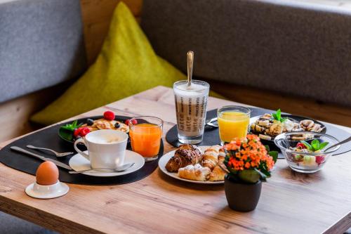 Makanan di atau berdekatan hotel