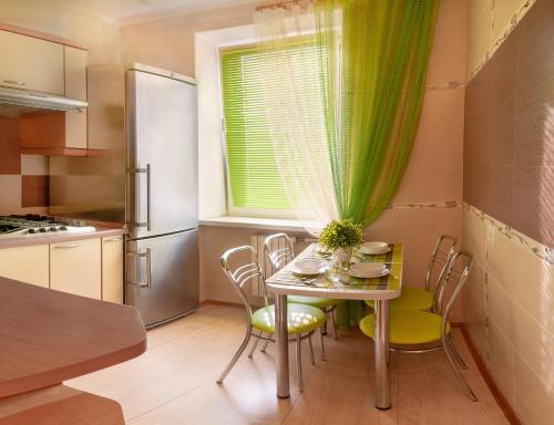 Kitchen o kitchenette sa Luxury 3 Rooms Apartments in Center by Green House