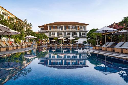 Kuta Beach Club Hotel tesisinde veya buraya yakın yüzme havuzu