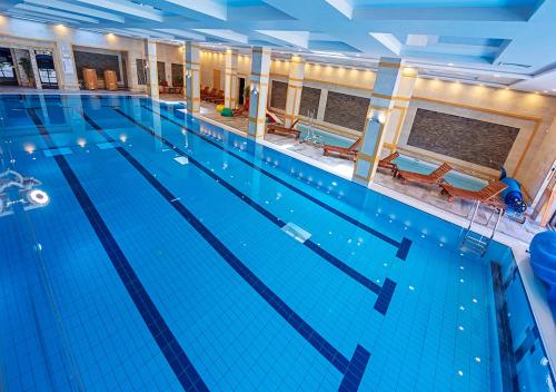 7 Pools SPA Boutique Hotel tesisinde veya buraya yakın yüzme havuzu