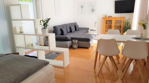 O zonă de relaxare la Apartment Am Paradies - 10 Minuten Fußweg zur Innenstadt