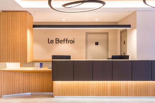 Лобби или стойка регистрации в Best Western Le Beffroi