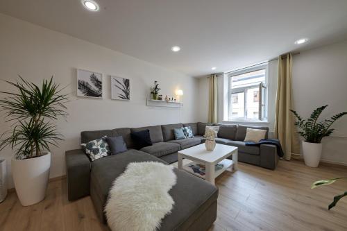 Ein Sitzbereich in der Unterkunft Le Monde Apartment Bratislava - amazing 5BDR in downtown