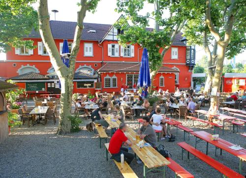 Viesi, kas uzturas naktsmītnē Hotel Beim Schupi Karlsruhe