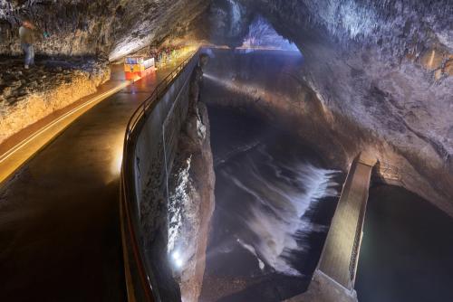 ภาพในคลังภาพของ Postojna Cave Hotel Jama ในโพสโตยนา