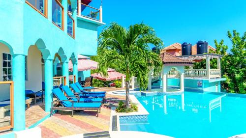 Bazén v ubytovaní Negril Sky Blue Resorts LTD alebo v jeho blízkosti