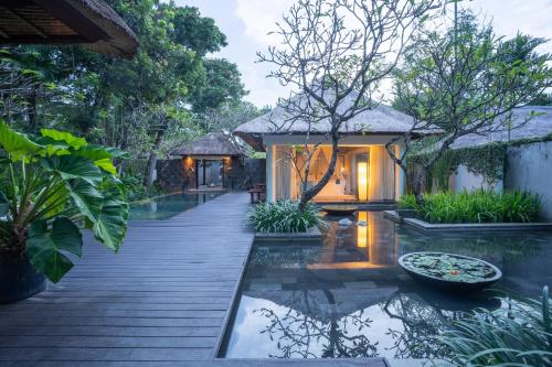 Градина пред Kayumanis Nusa Dua Private Villa & Spa