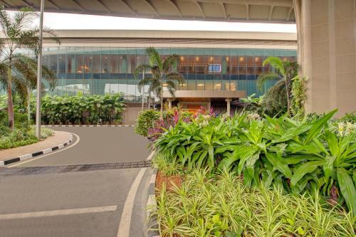 גינה חיצונית ב-Niranta Transit Hotel Mumbai Airport - At Arrivals