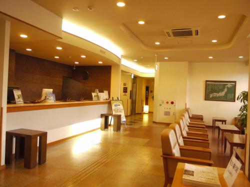 Televisi dan/atau pusat hiburan di Hotel Route-Inn Shin Gotemba Inter -Kokudo 246 gou-