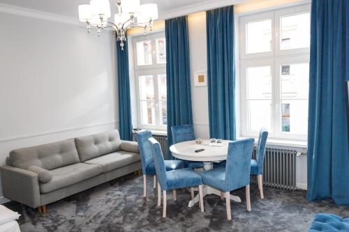 Svetainės erdvė apgyvendinimo įstaigoje Apartamenty Hexus - Ofiar Oświęcimskich - Wrocław centrum Rynek