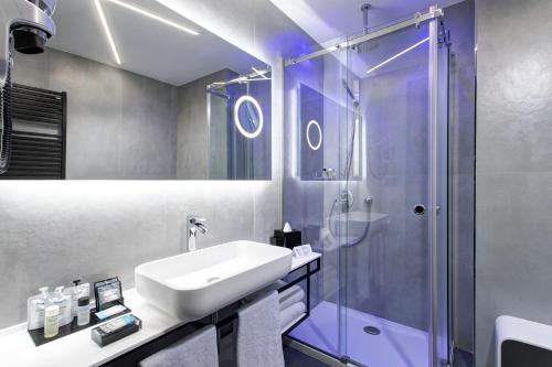 Un baño de iQ Hotel Milano