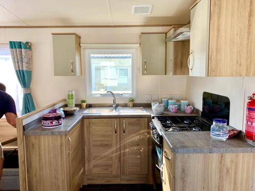 Dapur atau dapur kecil di Shorefield country Park, where the New Forest meets The Sea