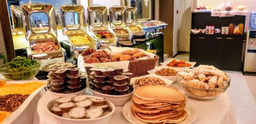 Makanan di atau berdekatan hotel