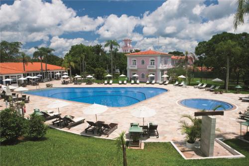 Hotel das Cataratas, A Belmond Hotel, Iguassu Falls tesisinde veya buraya yakın yüzme havuzu