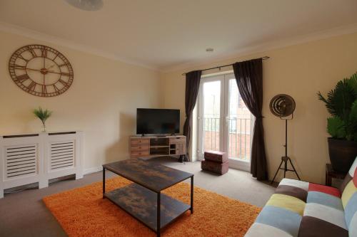 Sunnydale Serviced Apartments - Central Wakefield, spacious apartment電視和／或娛樂中心