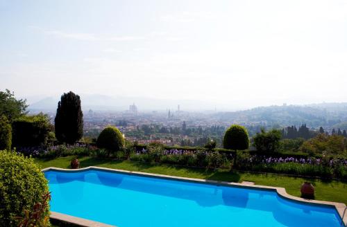 Swimmingpoolen hos eller tæt på Hotel Torre di Bellosguardo