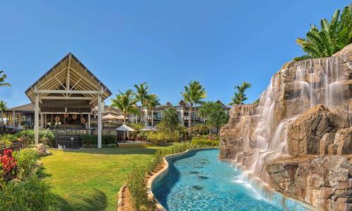 Radisson Blu Resort Fiji tesisinde veya buraya yakın yüzme havuzu