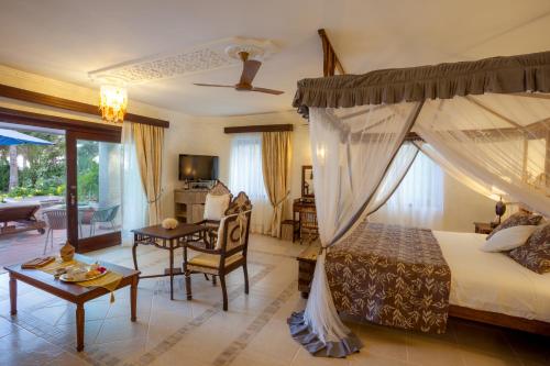 Гостиная зона в The Maji Beach Boutique Hotel