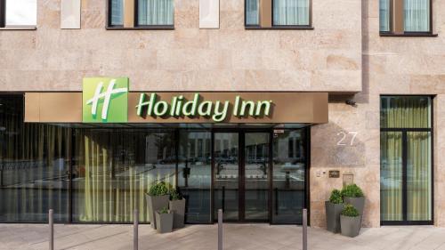 Un certificat, premiu, logo sau alt document afișat la Holiday Inn Frankfurt - Alte Oper, an IHG Hotel