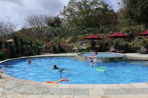 Swimmingpoolen hos eller tæt på Golo Hilltop Hotel