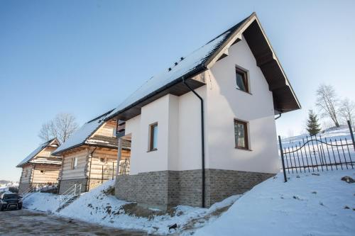 O edifício em que o chalé alpino se localiza