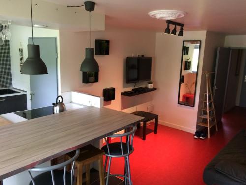 โทรทัศน์และ/หรือระบบความบันเทิงของ Joli appartement 45m2 à Evreux