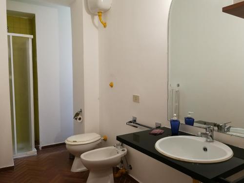 Kamar mandi di B&B Leggieri Villa Siria