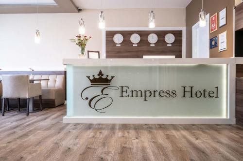 Sertifikat, nagrada, logo ili drugi dokument prikazan u objektu Empress Boutique Hotel