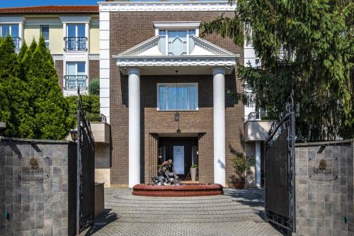 The building in which a szállodákat is located