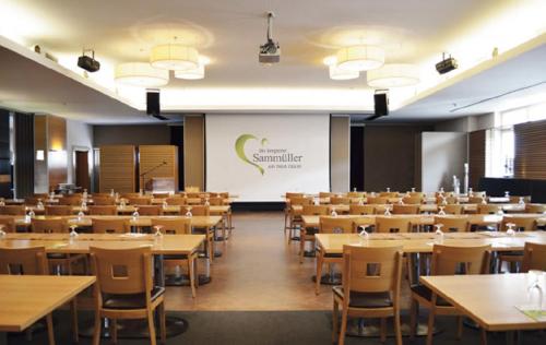 The business area and/or conference room at Berghotel Sammüller