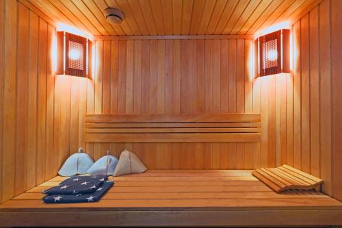 Galeri foto Hammam , big Jacuzzi ,Sauna , 2 bedroom , Khrechatik di Kiev